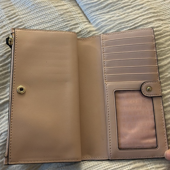 Authentic Kate Spade trifold Wallet - Picture 5 of 7